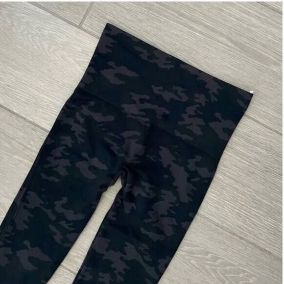SPANX Look At Me Now Seamless Leggings Black Cameo Size S/P - Picture 6 of 10